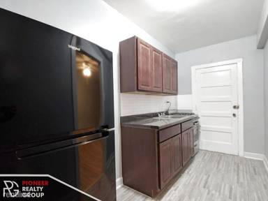 Main picture of 4600 N Beacon St Apartments