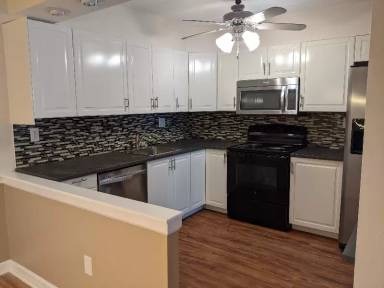 Main picture of 19 Oakridge Dr