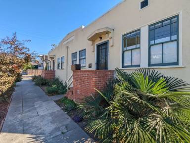 Main picture of 1932 California St