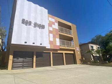 Main picture of 1836 Stanley Ave