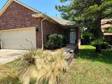 Main picture of 712 Rockridge Cir