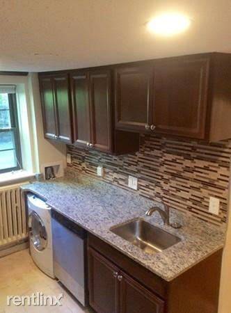 Main picture of 114 Floral St