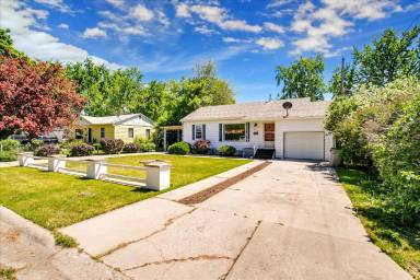 Main picture of 3025 W Agate St