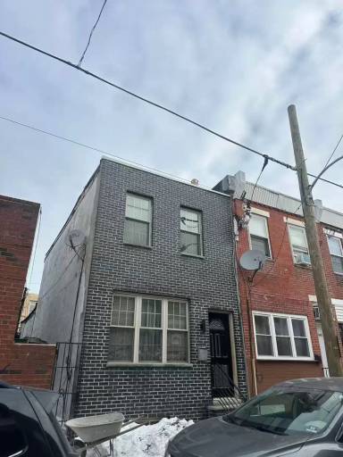 Main picture of 1049 Mercy St