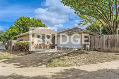 Main picture of 704 Ashbrook Dr