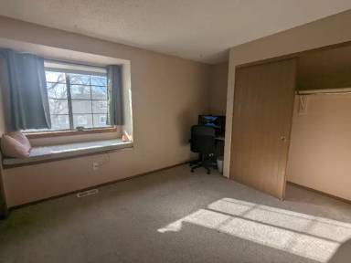 Main picture of 4865 W 63rd Pl