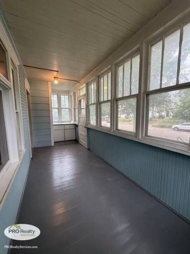 Main picture of 826 Thomas Ave