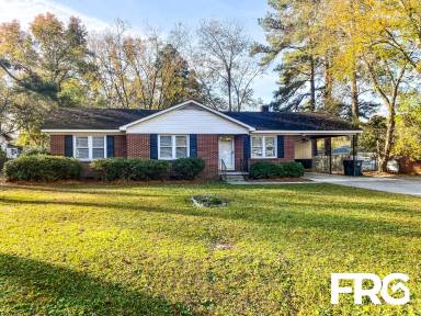 Main picture of 2025 Azalea Dr