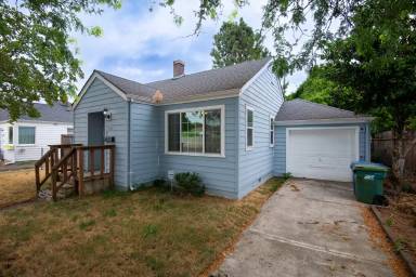 Main picture of 920 13th St NE