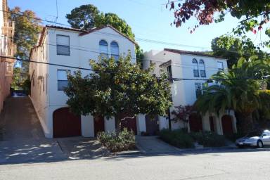 Main picture of 886 Cleveland St
