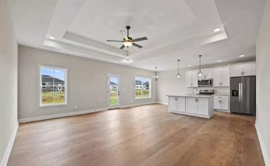 Main picture of 606 Victoria Way