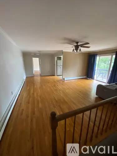 Main picture of 28 Deanna Dr