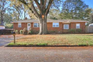 Main picture of 2426 Brentwood Pl