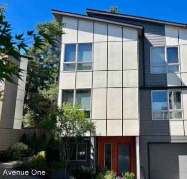 Main picture of 4725 35th Ave S