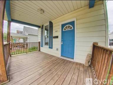 Main picture of 727 Elm St