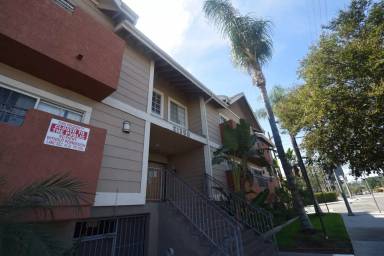 Main picture of 21350 Parthenia St