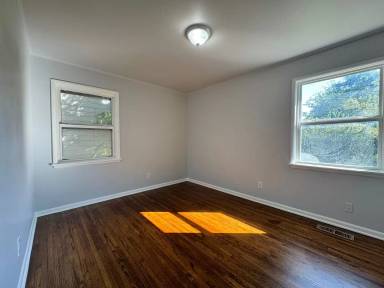 Main picture of 624 E 54th St N