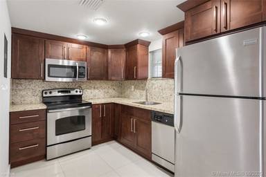 Main picture of 411 SW 37th Ave