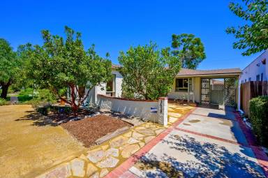 Main picture of 3618 Walnut Ave