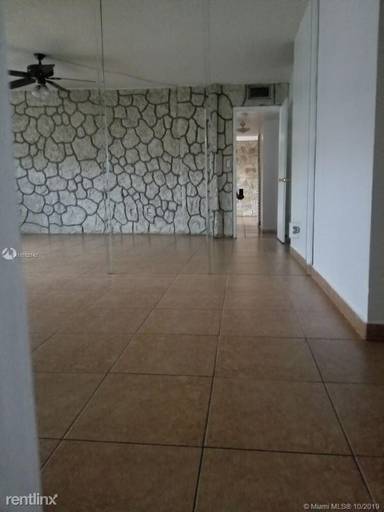 Main picture of 8895 Fontainebleau Blvd