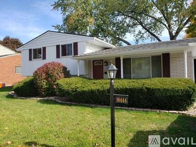 Main picture of 16444 Fairway St