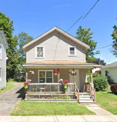 Main picture of 9 SW 9th St