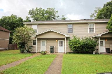 Main picture of 8113 Stonebrook Dr