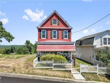 Main picture of 1008 Rue Grande Vue St