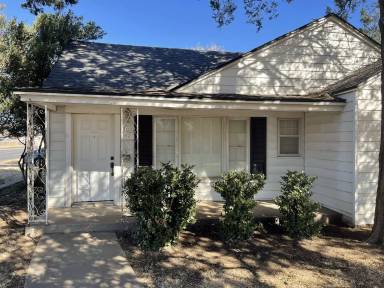 Main picture of 2402 39th St
