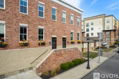 Main picture of 114 Broadway St
