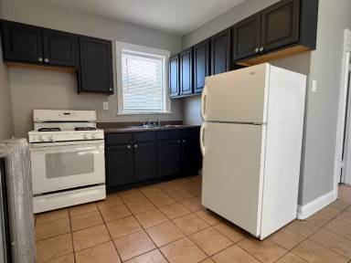 Main picture of 5607 W Wabansia Ave