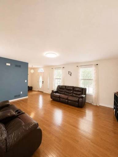 Main picture of 10551 Cherry Grove Ct