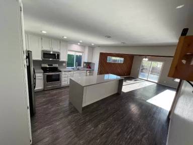 Main picture of 5 Larchwood Dr