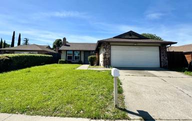 Main picture of 305 Ensign Ct