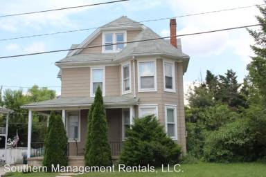 Main picture of 41 E Franklin St