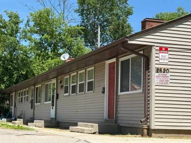 Main picture of 2832 W Carmen Ave