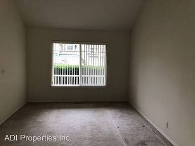 Main picture of 8465 NE Swire St