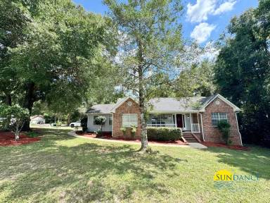 Main picture of 701 Lynn Brk E
