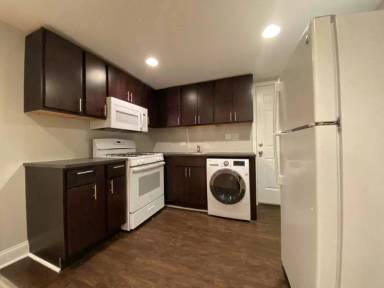 Main picture of 1620 N Marshfield