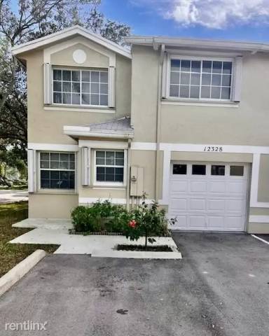 Main picture of 12328 SW 50th Pl