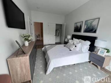 Main picture of 287 Pine St