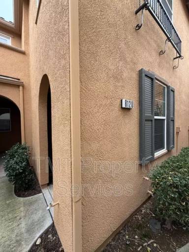 Main picture of 8120 Crystal Walk Cir