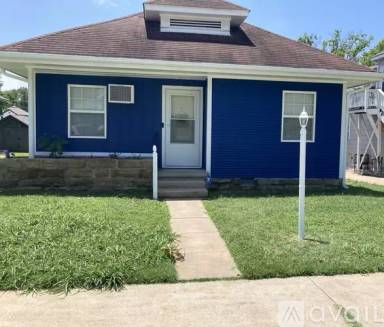 Main picture of 211 E Will Rogers Blvd