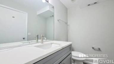Main picture of 2320 N Damen Ave