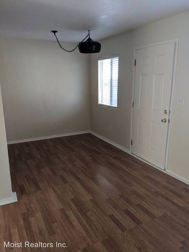 Main picture of 35123 Avenue B