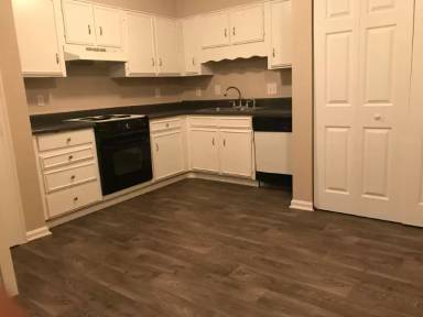 Main picture of 5518 W Market St