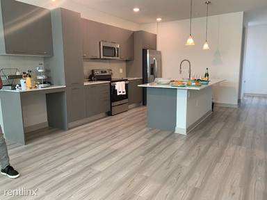 Main picture of 827 McCullough Ave