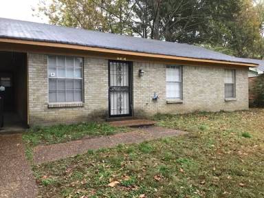 Main picture of 5804 Iroquois Dr