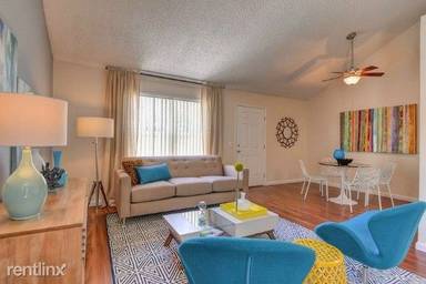 Main picture of 700 Stonehouse Dr