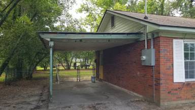 Main picture of 733 Woodlawn Dr